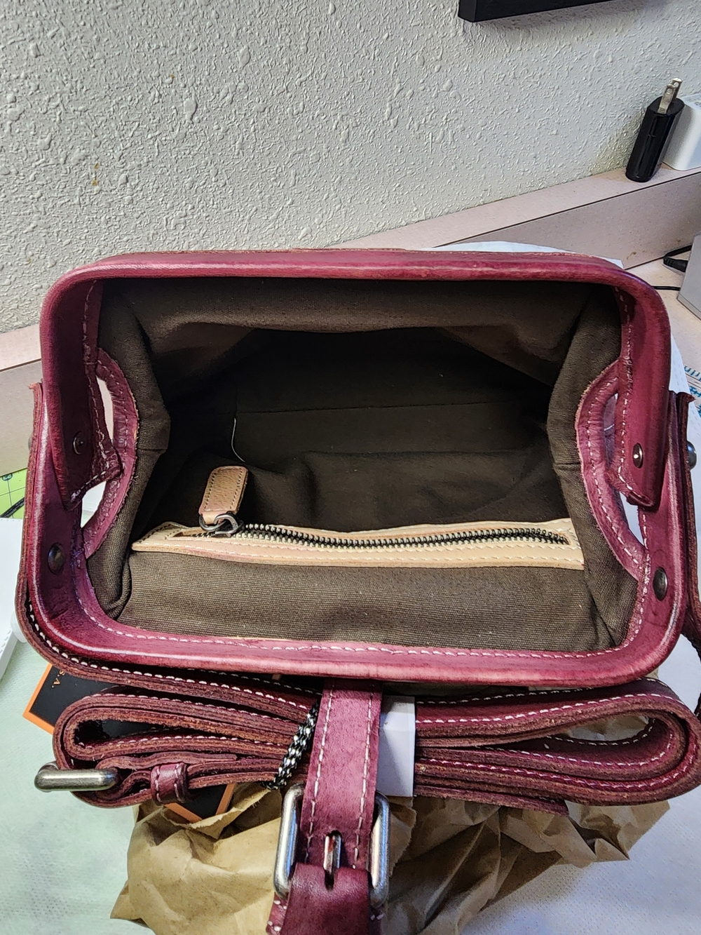 Diophy vintage-style doctor Bag (Style No. 150253). Soft Leather New - Picture 3 of 10